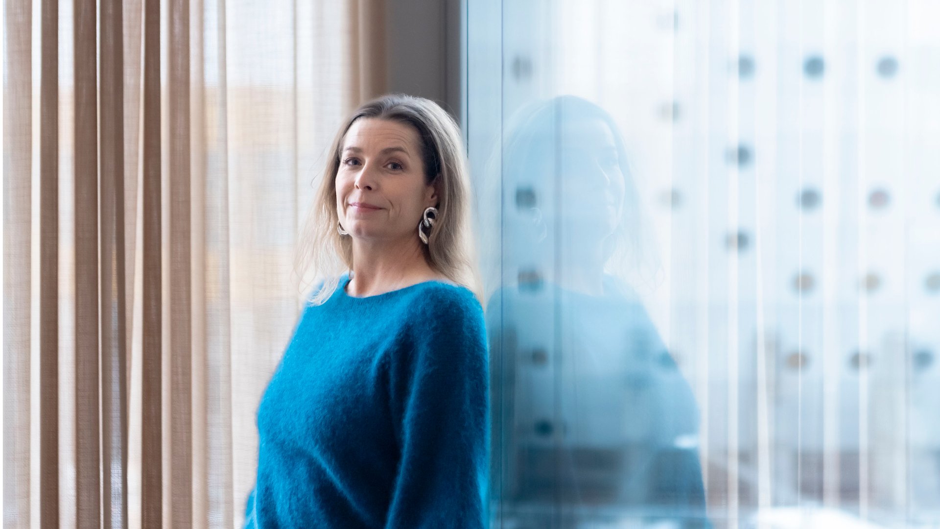 <span id="hs_cos_wrapper_name" class="hs_cos_wrapper hs_cos_wrapper_meta_field hs_cos_wrapper_type_text" style="" data-hs-cos-general-type="meta_field" data-hs-cos-type="text" >Personporträtt: Ellinor Olsson</span>