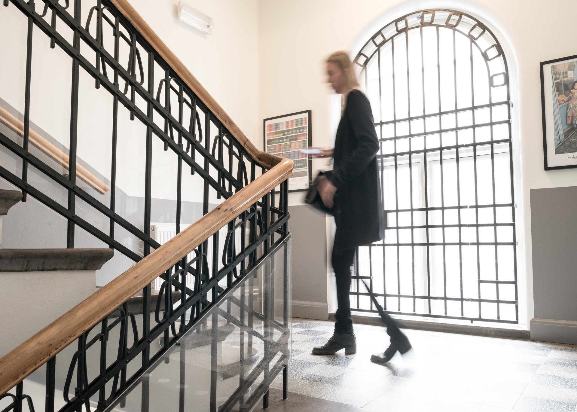 Fotografiska_trappa med kvinna