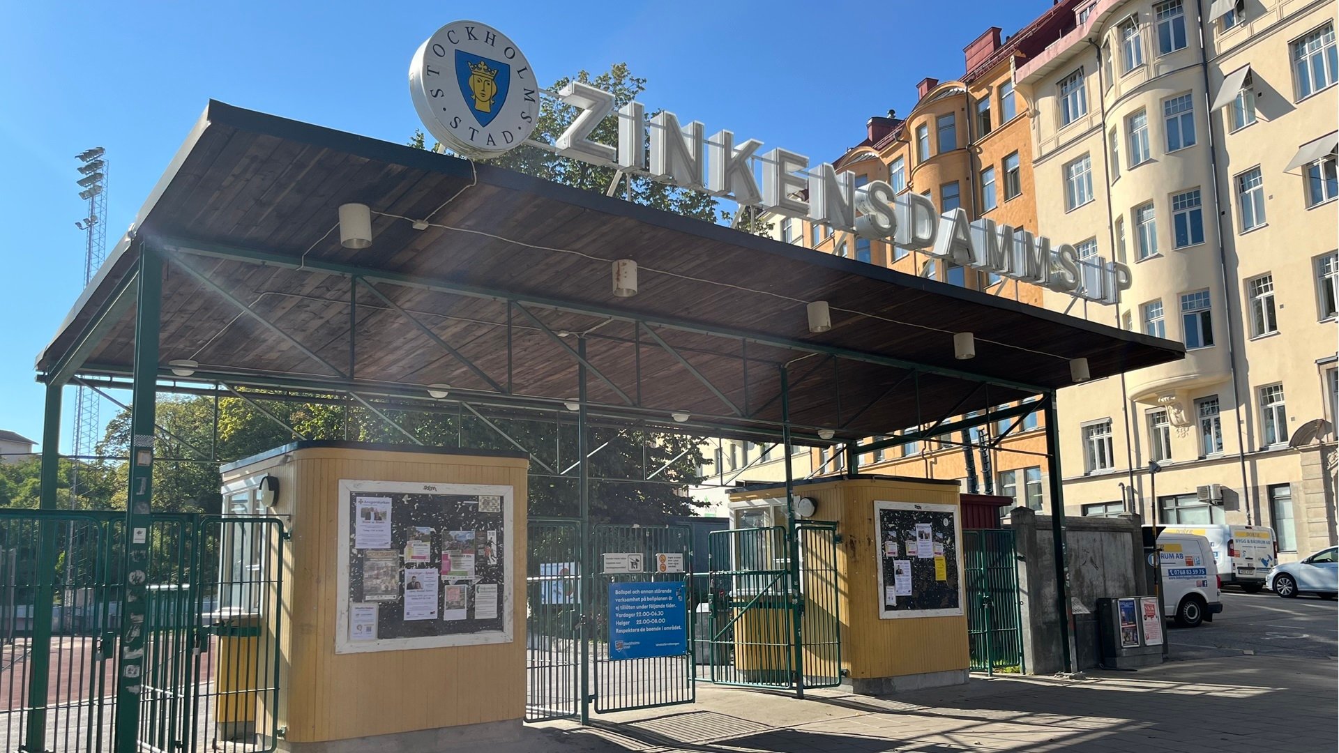 Ingången till Zinkens IP som fått nytt energisystem med återvinning och smältgropar